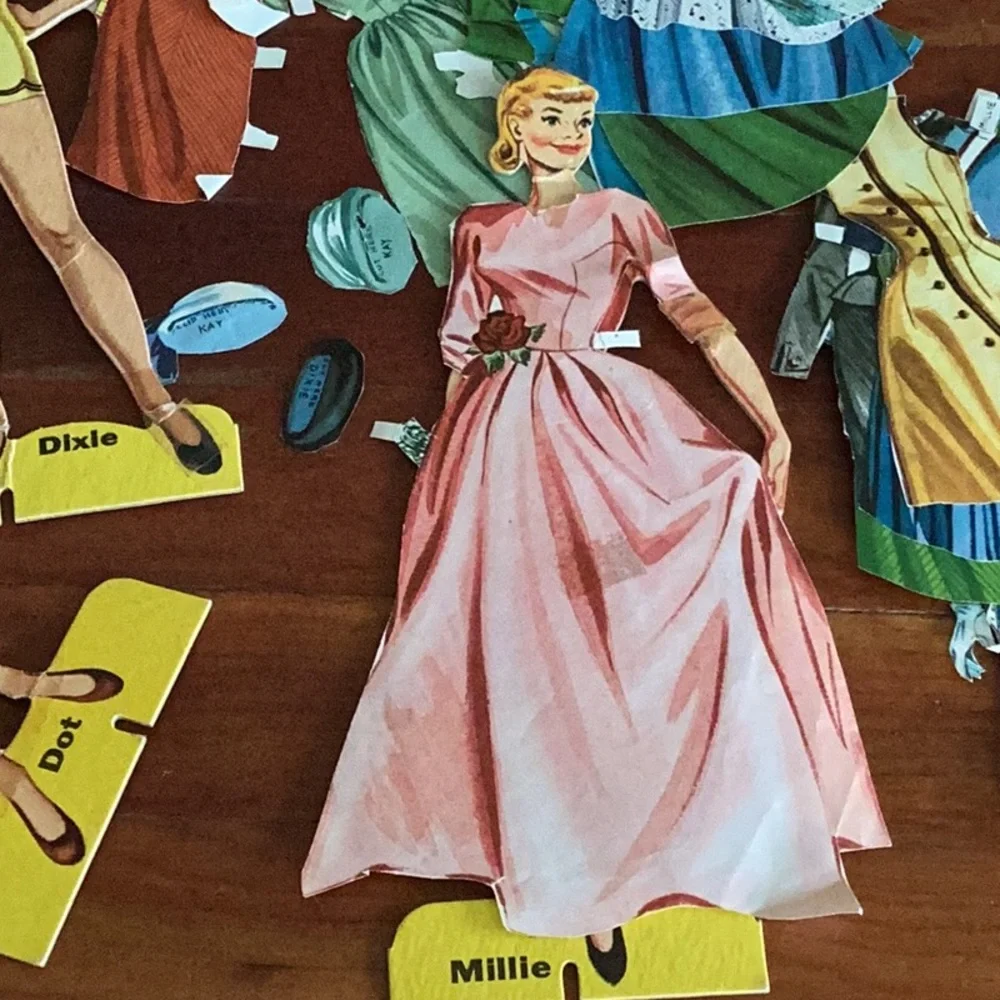 🧸VINTAGE Paper Dolls 1960’s Kay,Dixie, Dot & Millie AMAZING WARDROBE LOT